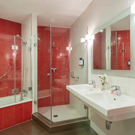 ホテル By Pierre & グラナダ