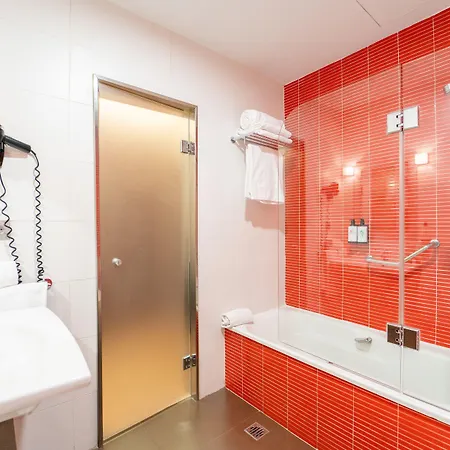 ホテル By Pierre & グラナダ