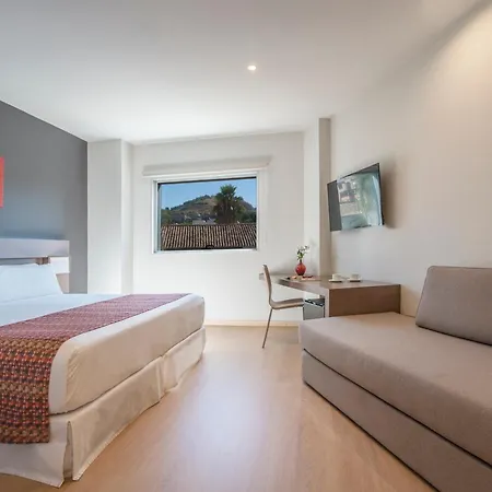 Hotel By Pierre &