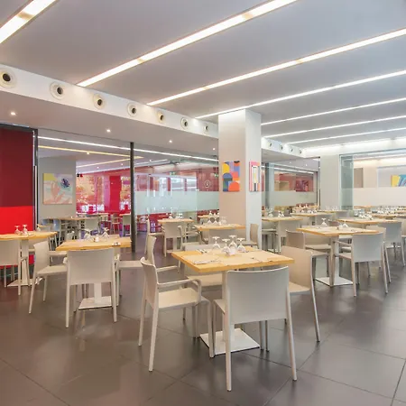 By Pierre & Ξενοδοχείο