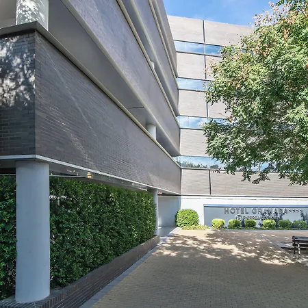 By Pierre & Ξενοδοχείο 4*