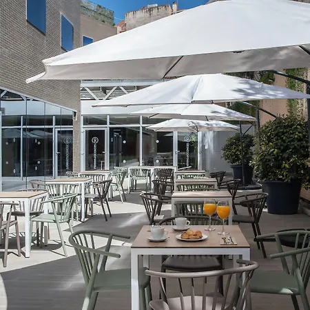 By Pierre & 4* Γρανάδα