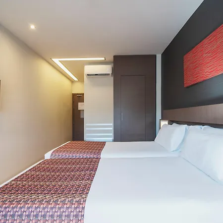 By Pierre & Γρανάδα