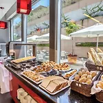 Hotel By Pierre &