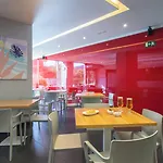 Hotel By Pierre &