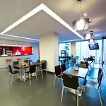 Hotel By Pierre &
