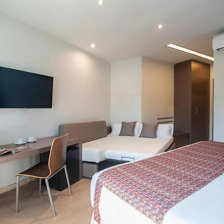 By Pierre & 4* Granada