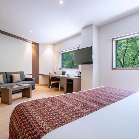 By Pierre & Hotel