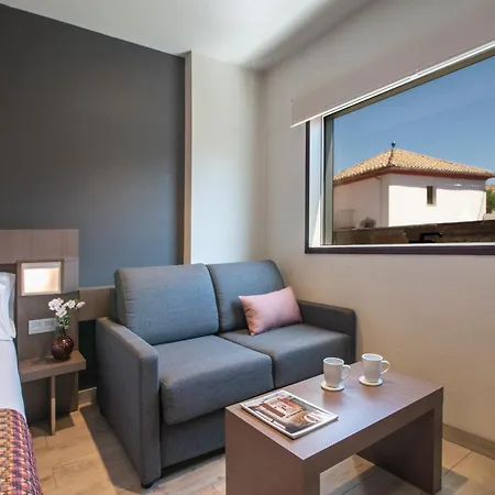 By Pierre & Hotel Granada