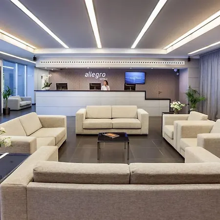 By Pierre & Otel Granada