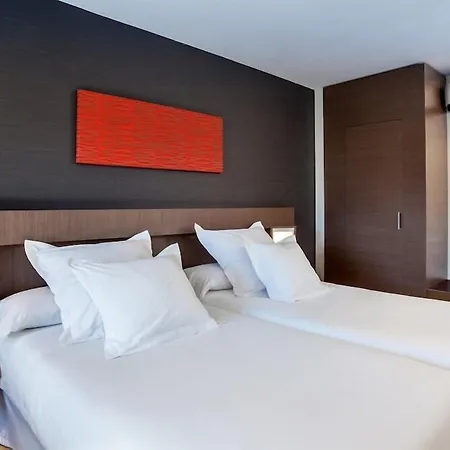 By Pierre & 4* Granada