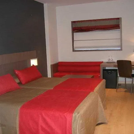 Hotel By Pierre &