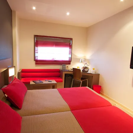 Hotel By Pierre &