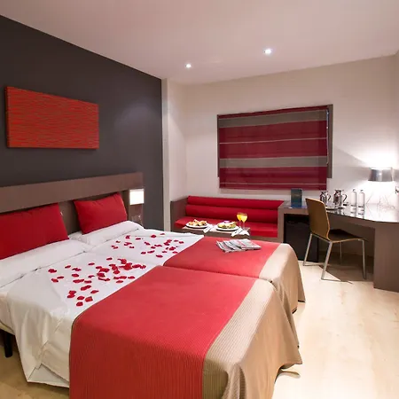 Hotel By Pierre & 4*