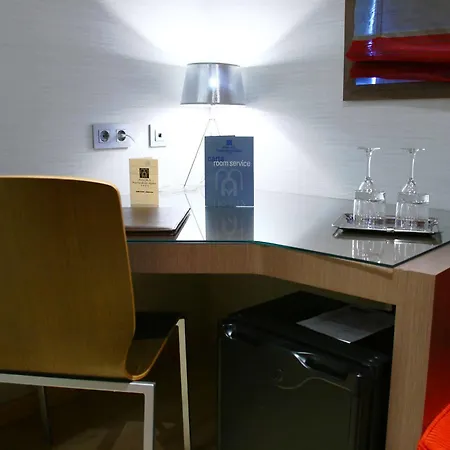 Hotel By Pierre &