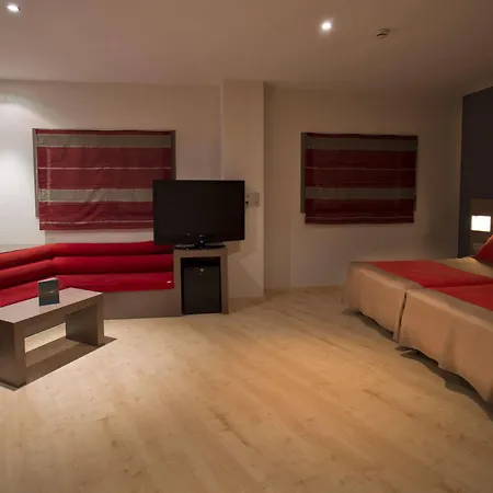 By Pierre & 4* Granada