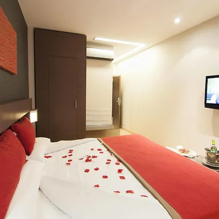 By Pierre & Hotel Granada